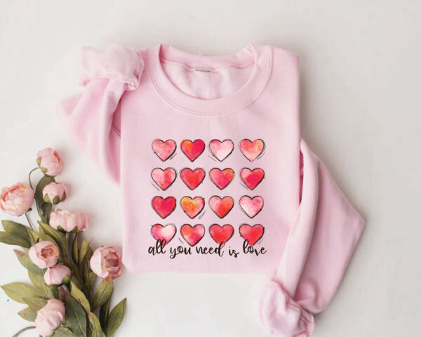 cute-hearts-sweatshirt-womens-valentines-sweatshirt-retro-sweatshirt-for-women.jpeg