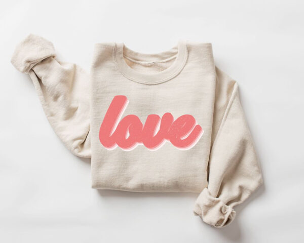 retro-love-sweatshirt-cute-valentines-sweatshirt-women-valentine-gift-.jpeg