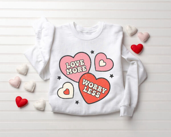 retro-valentines-day-sweatshirt-cute-hearts-sweatshirt-gift-for-women.jpeg